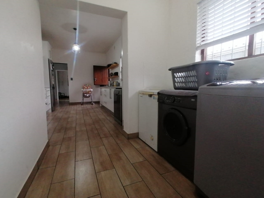 3 Bedroom Property for Sale in Peerless Park Western Cape